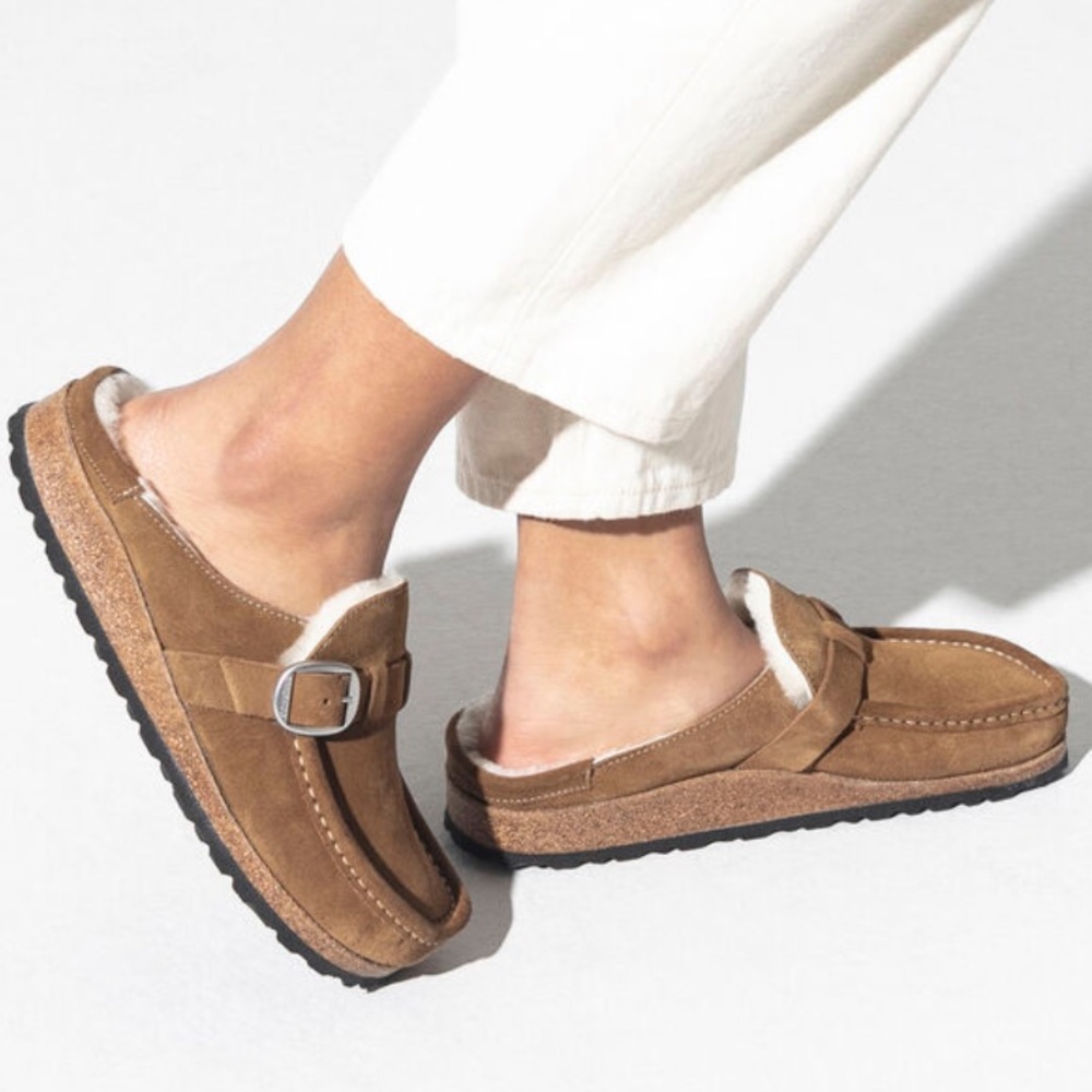 BIRKENSTOCK Buckley Shearling Fur Lined Clogs. Taupe. Size 39/ 8-8.5 Like New!